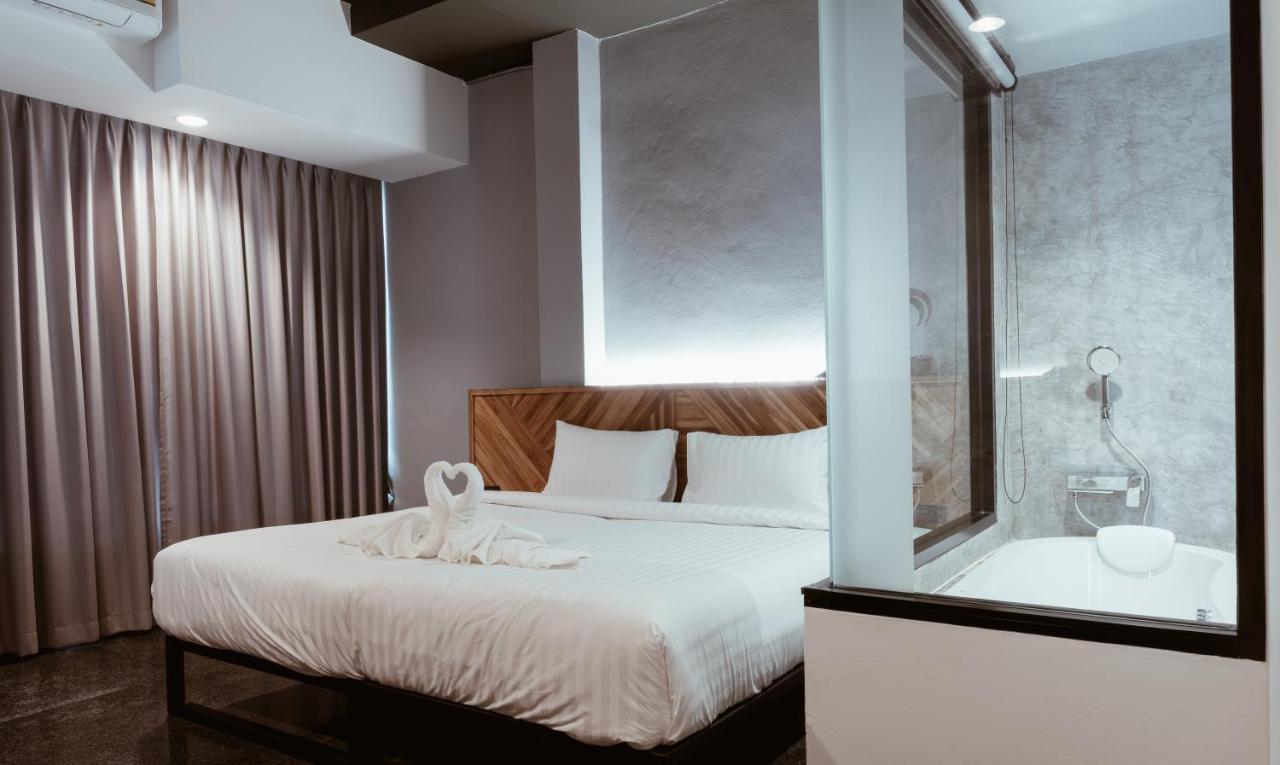 Ou Hotel Phitsanulok Exterior photo